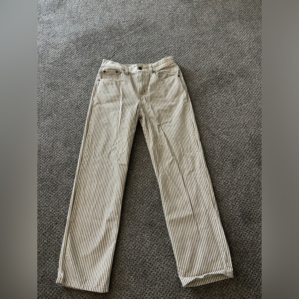 Super cute straight leg brown pinstriped pants!